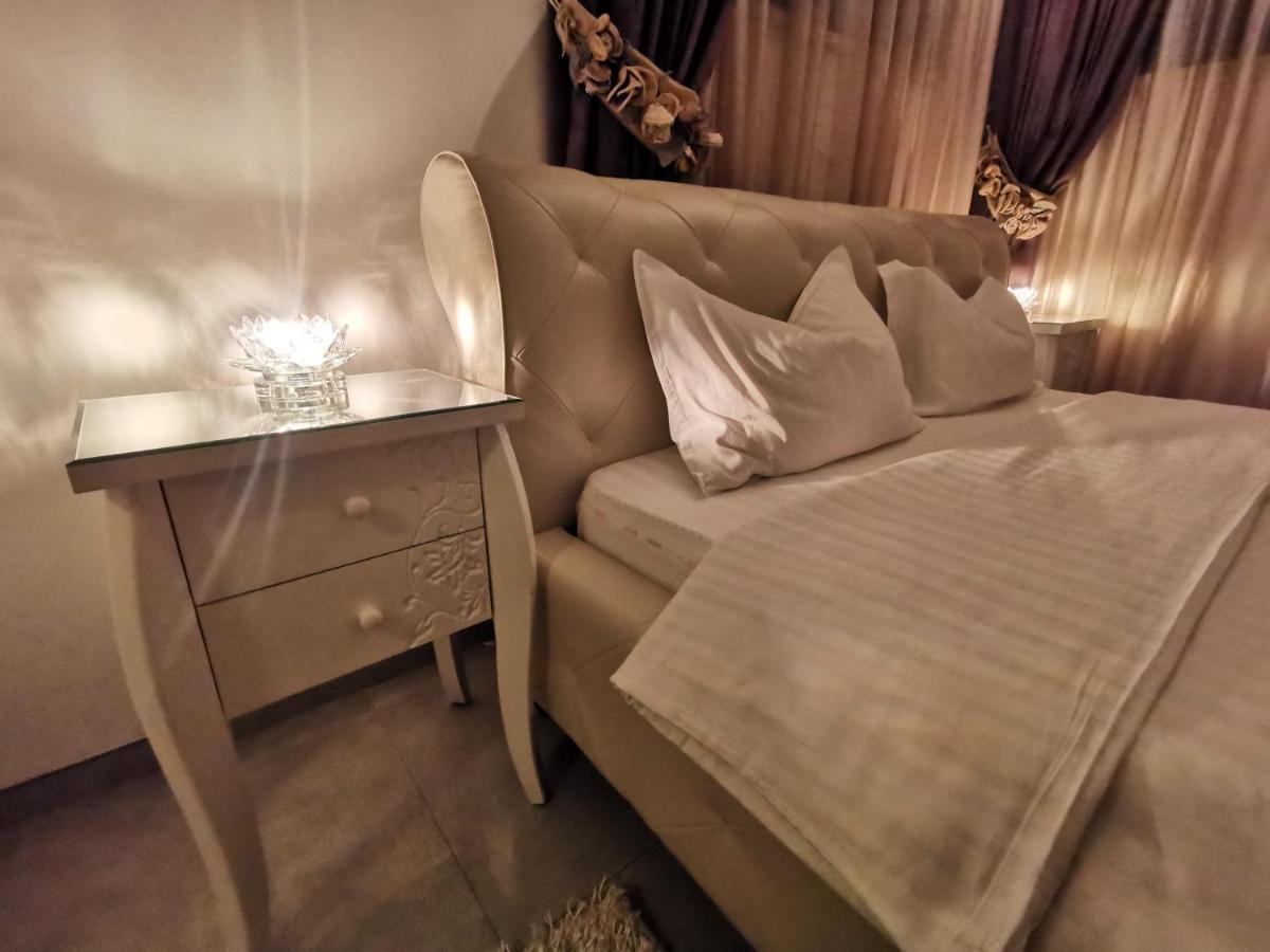 Kubiq Residence Temesgyarmat Kültér fotó