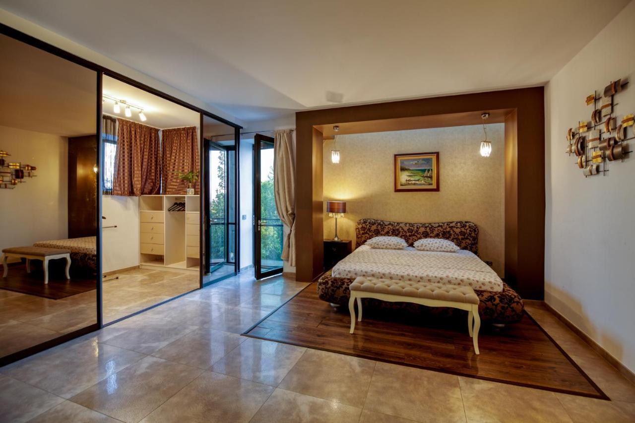 Kubiq Residence Temesgyarmat Kültér fotó