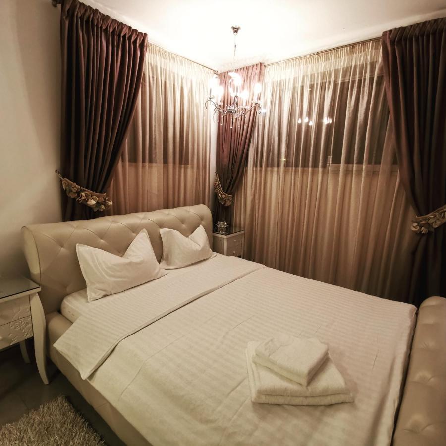 Kubiq Residence Temesgyarmat Kültér fotó