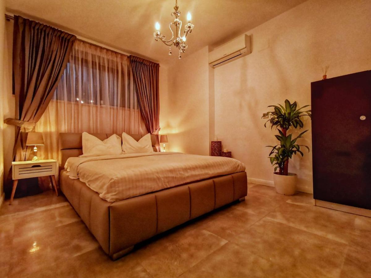 Kubiq Residence Temesgyarmat Kültér fotó