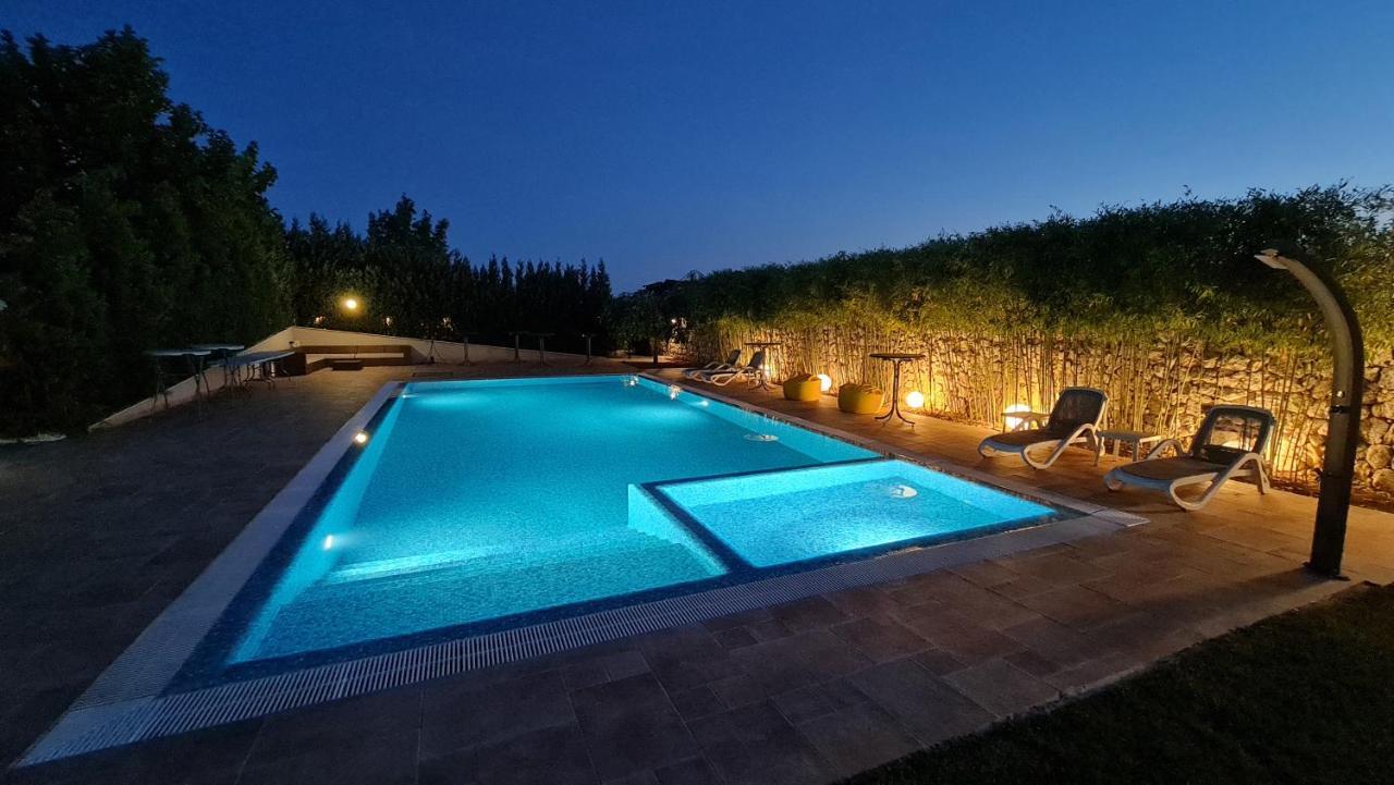 Kubiq Residence Temesgyarmat Kültér fotó